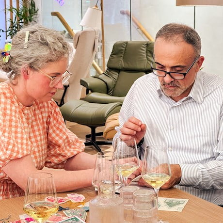 /de-at/-/media/stresslesssite/magasin/sewyeah/christineleechxhelping_960x960.jpg?cx=0&cy=0&cw=460&ch=460&hash=28F2049957024E509E604F4A20E2E7F9