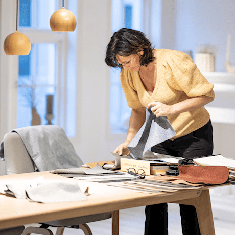 /global/-/media/stresslesssite/inspiration/material/colourtrends/cmf-3-960x960.png?cx=0&cy=0&cw=460&ch=460&hash=C7EA4A592BDF4A0265758CDF2BB7E23B